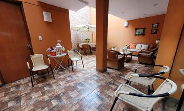 VENDO CASA DE 3 PISOS EN SURCO AV. SOTO BERMEO