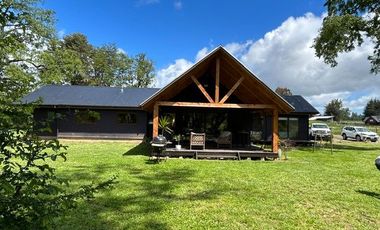 SE VENDE CASA EN PARCELA 6 DORMITORIOS 3 BAÑOS EN OSORNO UF 7900
