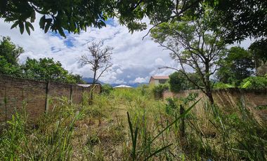 Lote en venta en sector central de Malacatos cerca del la iglesia y parque