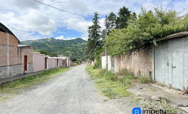 Lote en venta en sector central de Malacatos cerca del la iglesia y parque