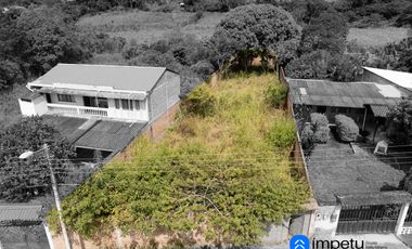 Lote en venta en sector central de Malacatos cerca del la iglesia y parque