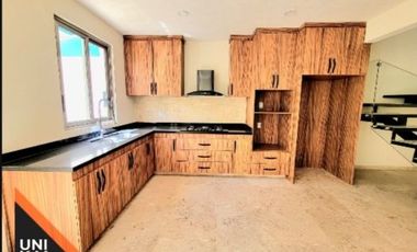 RENTA DE CASA EN FRACC. SAN RUBÉN, (ATRÁS DE LA PRIMERA GASOLINERA EN LA SALIDA A MIL CUMBRES)