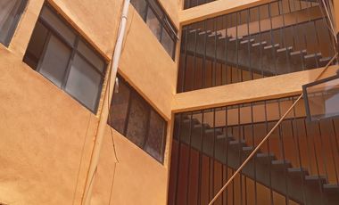 Av. Toltecas, en venta edificio completo de 4 niveles con 8 departamentos