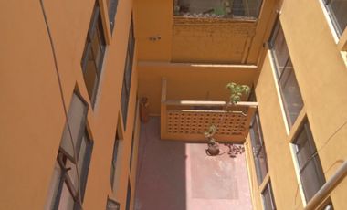 Av. Toltecas, en venta edificio completo de 4 niveles con 8 departamentos