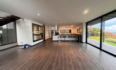 Casa  en  arriendo,  Alto De Palmas, Envigado, Antioquia