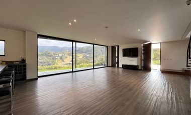 Casa  en  arriendo,  Alto De Palmas, Envigado, Antioquia