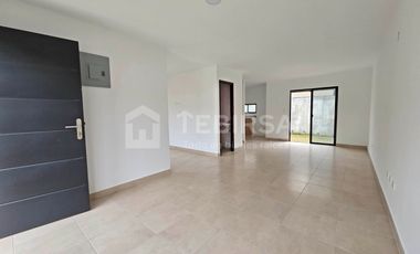 Venta de Casa de 3 dormitorios A ESTRENAR, Urbanización Los Prados I, Km 15 Vía a Salitre.