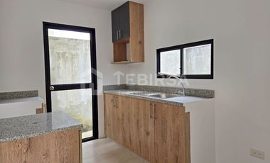 Venta de Casa de 3 dormitorios A ESTRENAR, Urbanización Los Prados I, Km 15 Vía a Salitre.