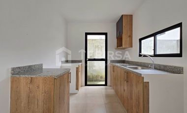 Venta de Casa de 3 dormitorios A ESTRENAR, Urbanización Los Prados I, Km 15 Vía a Salitre.
