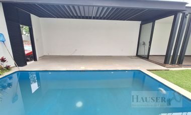 Venta de Moderna Casa en Privada Cerca Walmart Avila Camacho