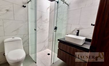 Venta de Moderna Casa en Privada Cerca Walmart Avila Camacho