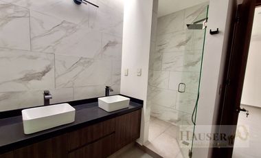 Venta de Moderna Casa en Privada Cerca Walmart Avila Camacho