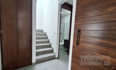 Venta de Moderna Casa en Privada Cerca Walmart Avila Camacho