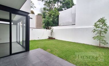 Venta de Moderna Casa en Privada Cerca Walmart Avila Camacho