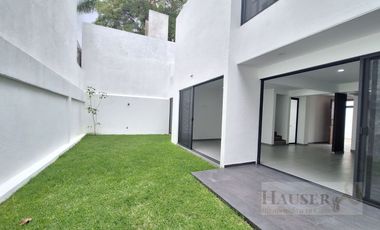 Venta de Moderna Casa en Privada Cerca Walmart Avila Camacho