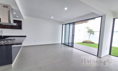 Venta de Moderna Casa en Privada Cerca Walmart Avila Camacho