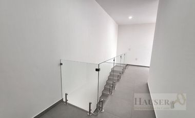 Venta de Moderna Casa en Privada Cerca Walmart Avila Camacho