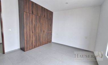 Venta de Moderna Casa en Privada Cerca Walmart Avila Camacho