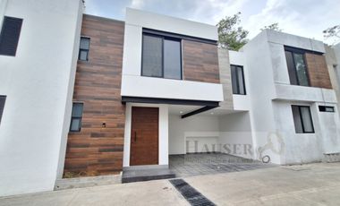 Venta de Moderna Casa en Privada Cerca Walmart Avila Camacho