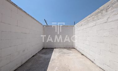 Casa con alberca en fraccionamiento en Emiliano Zapata