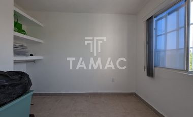 Casa con alberca en fraccionamiento en Emiliano Zapata