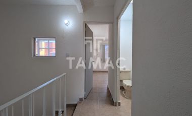 Casa con alberca en fraccionamiento en Emiliano Zapata