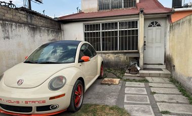 CASA EN VENTA (EXCELENTE UBICACIÓN)