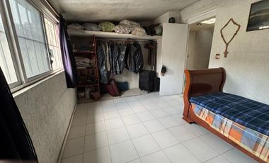 CASA EN VENTA (EXCELENTE UBICACIÓN)