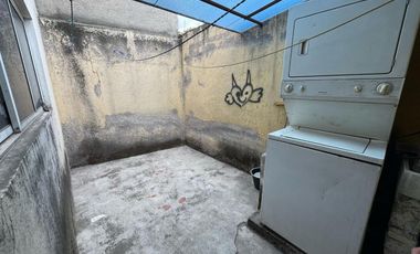 CASA EN VENTA (EXCELENTE UBICACIÓN)
