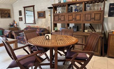 CASA EN VENTA (EXCELENTE UBICACIÓN)