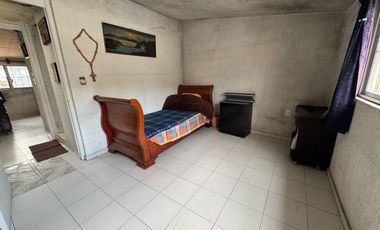 CASA EN VENTA (EXCELENTE UBICACIÓN)