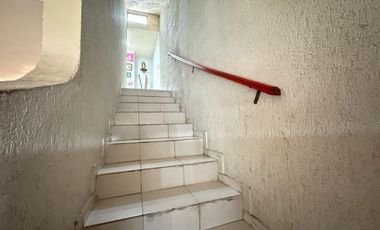 CASA EN VENTA (EXCELENTE UBICACIÓN)