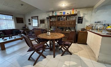 CASA EN VENTA (EXCELENTE UBICACIÓN)