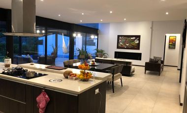 LOS CHILLOS, estrene propiedad de lujo con piscina, 1000m2 terreno y 386m2 construcción