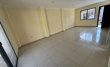 En alquiler casa de 4 dormitorios en Urb.La Romareda.