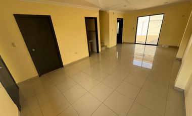 En alquiler casa de 4 dormitorios en Urb.La Romareda.