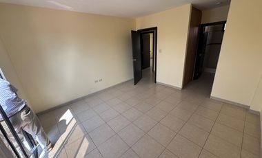 En alquiler casa de 4 dormitorios en Urb.La Romareda.