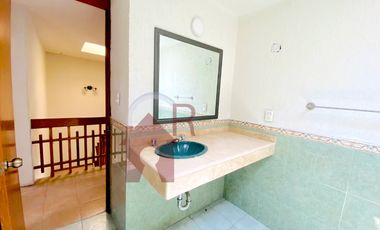 Venta Casa frente Parque en Fraccionamiento
