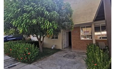 VENTA CASA EN CONJUNTO CERRADO SECTOR EL CISNE - H.I