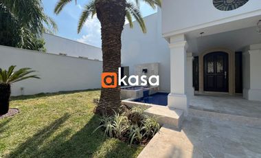 Quinta en Venta en Residencial Bugambilias, Carretera Nacional.