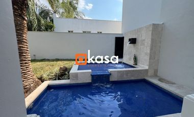 Quinta en Venta en Residencial Bugambilias, Carretera Nacional.