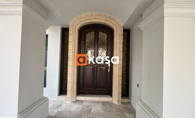 Quinta en Venta en Residencial Bugambilias, Carretera Nacional.