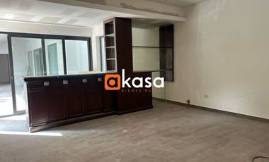 Quinta en Venta en Residencial Bugambilias, Carretera Nacional.
