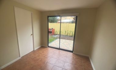 Casona nororiente 4 D 3b Sala estar, Cocina equipada, logia, quincho y caldera.