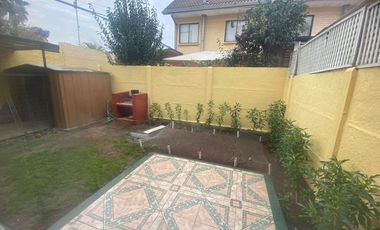 Casona nororiente 4 D 3b Sala estar, Cocina equipada, logia, quincho y caldera.