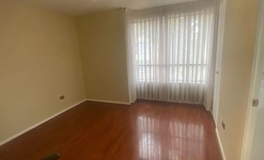 Casona nororiente 4 D 3b Sala estar, Cocina equipada, logia, quincho y caldera.