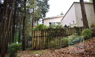 HERMOSA PROPIEDAD EN VENTA EN MEDIO DEL BOSQUE, 4,310 M2 DE TERRENO, 2,215 M2 DE CONSTRUCCION