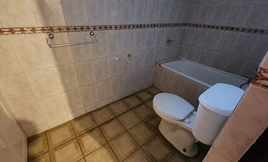Concón Sur, Casa 4 dormitorioe, jardín, estacionamientos