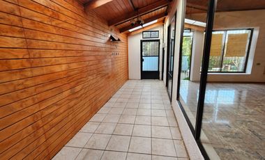 Concón Sur, Casa 4 dormitorioe, jardín, estacionamientos