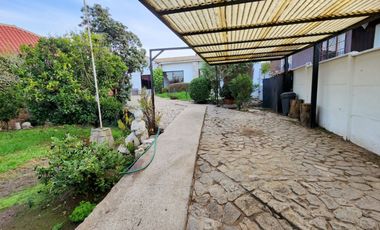 Concón Sur, Casa 4 dormitorioe, jardín, estacionamientos
